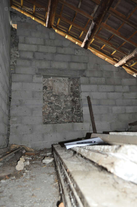 Maison à ROUBION