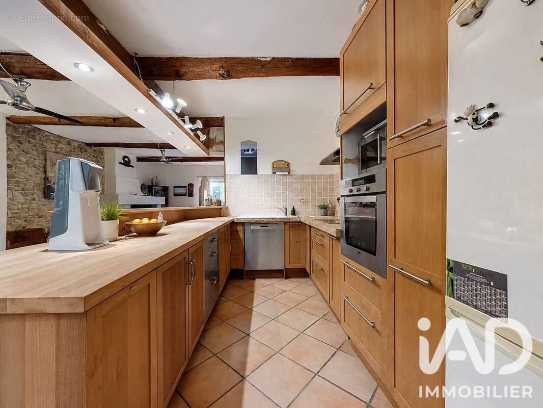Maison 110 m² à Eyguieres  - photo 4