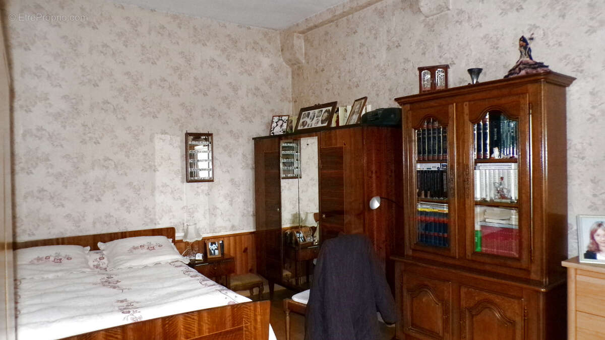 Ainay-le-Château   Maison de village avec deux appartements indépendants - photo 4