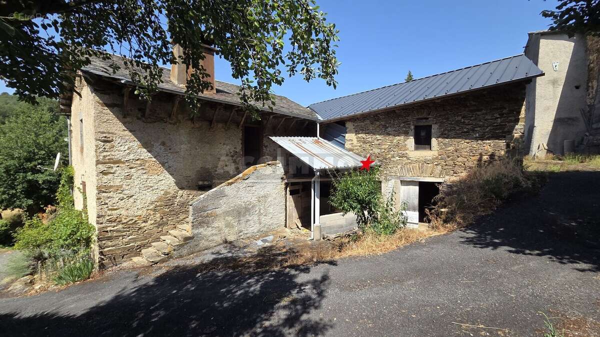 Brassac secteur - maison de caractère avec terrain - photo 7