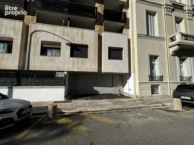 Carre d'or - parking + cave - photo 7