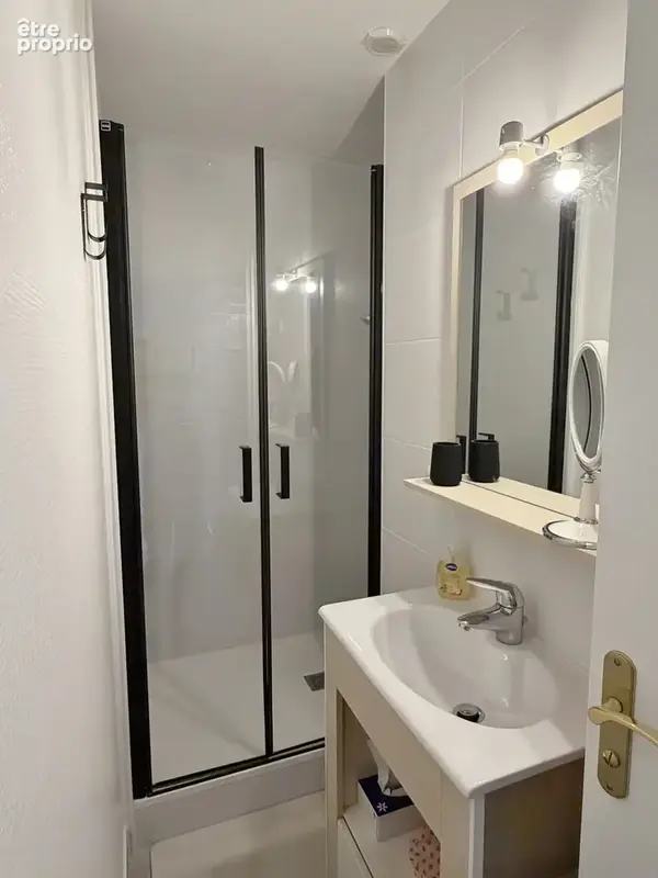 CRAPONNE proche du centre et au calme, belle maison de 124 m2 avec 4 chambres sur terrain de 427 m2 - photo 14