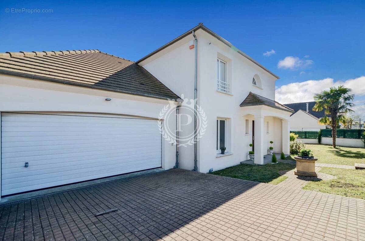 Maison à SAINT-PRIX