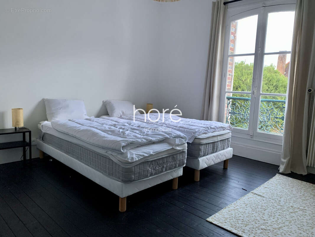 Maison à LA FERTE-LOUPIERE