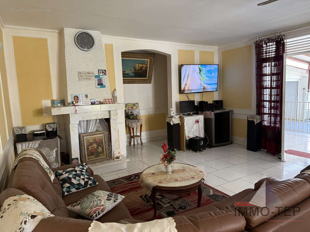 Appartement à BAIE-MAHAULT