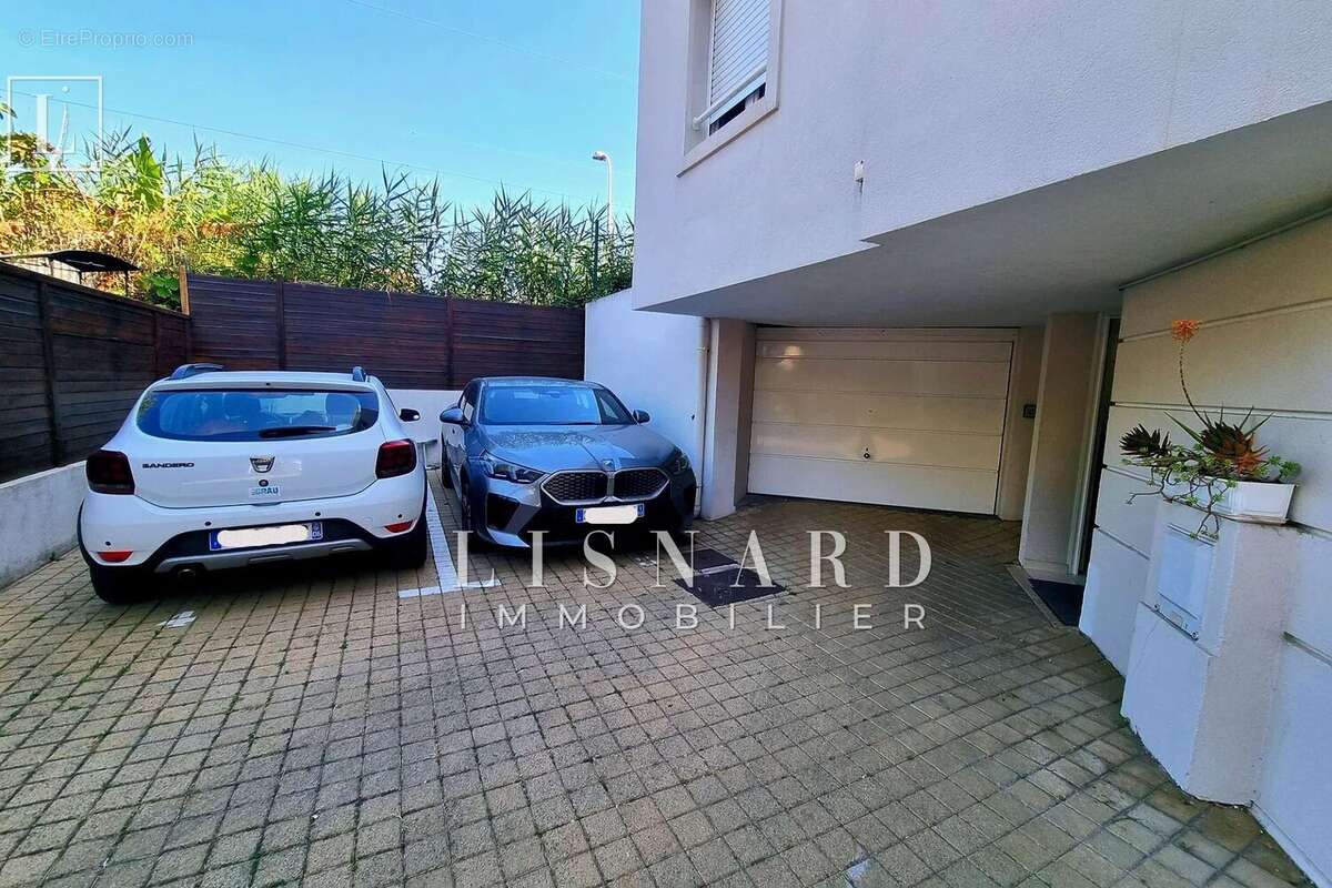 Appartement à VALLAURIS