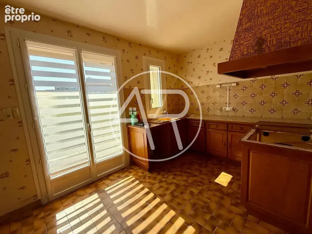 RARE MAISON F4 avec grand garage, grange et 7386 m2 de terrain - photo 6