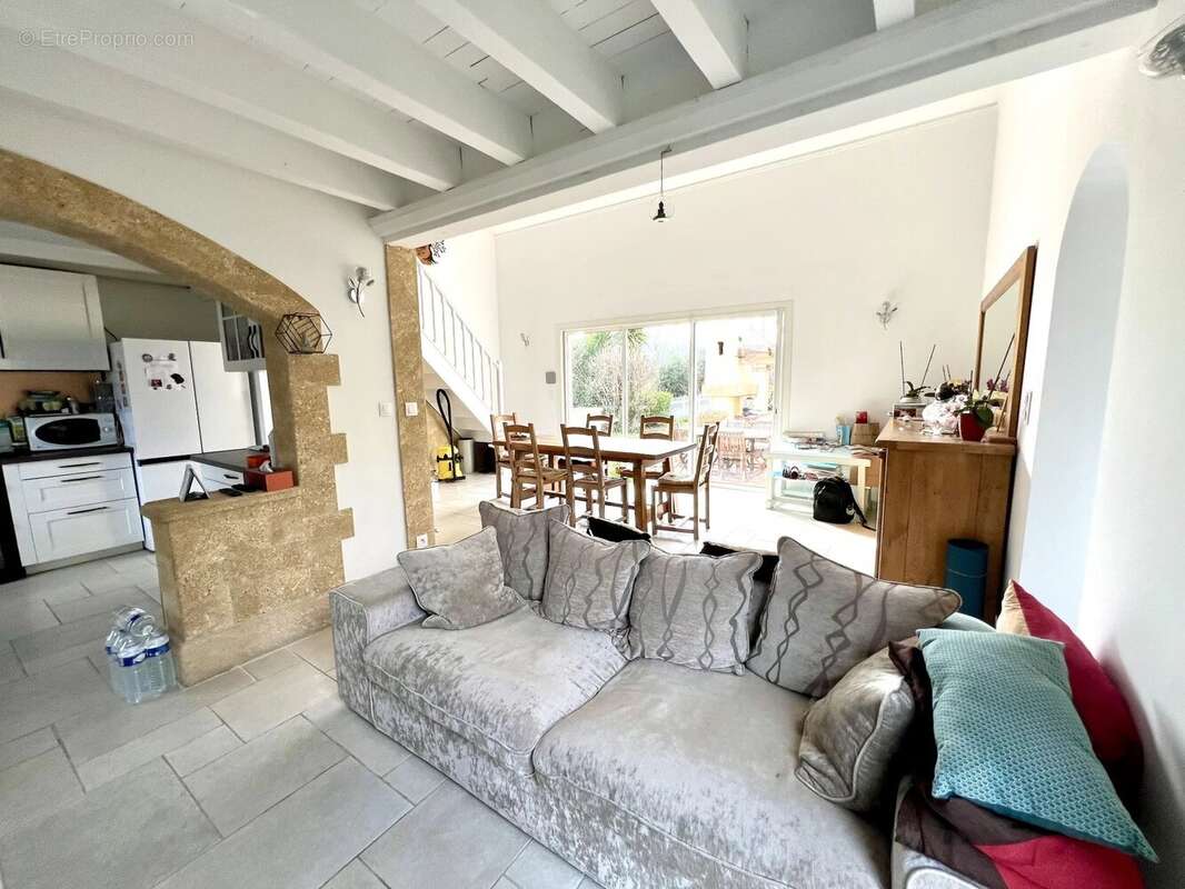 Maison à POURRIERES