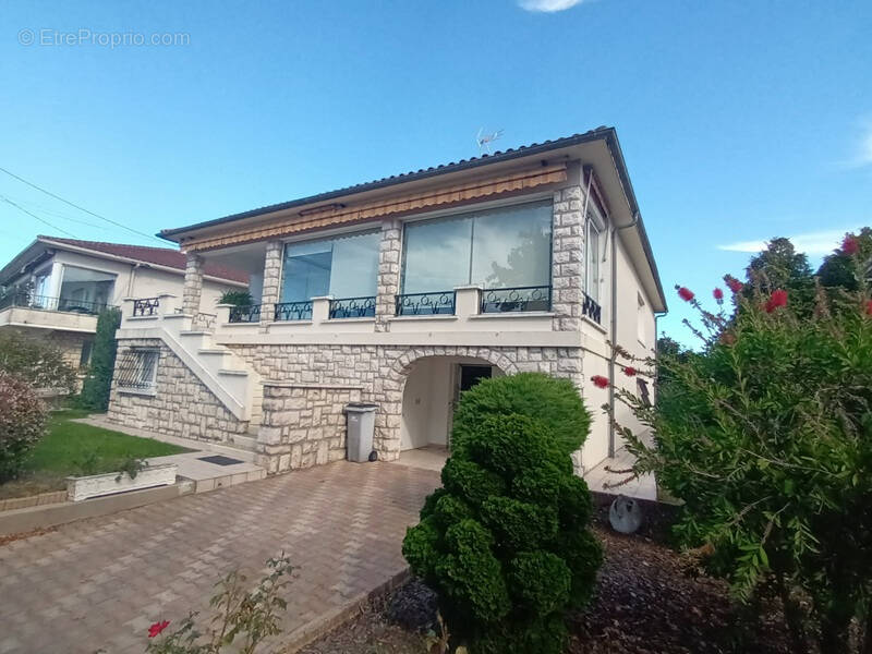 Maison à AIGUILLON