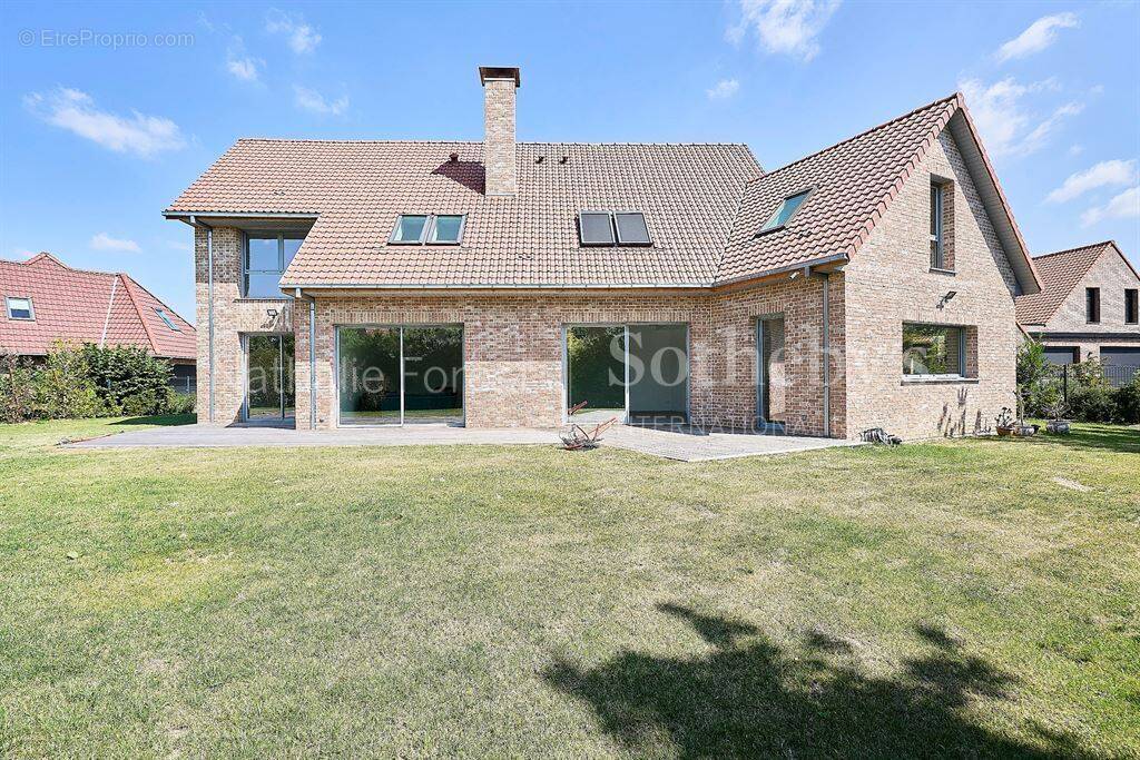 Maison à CROIX