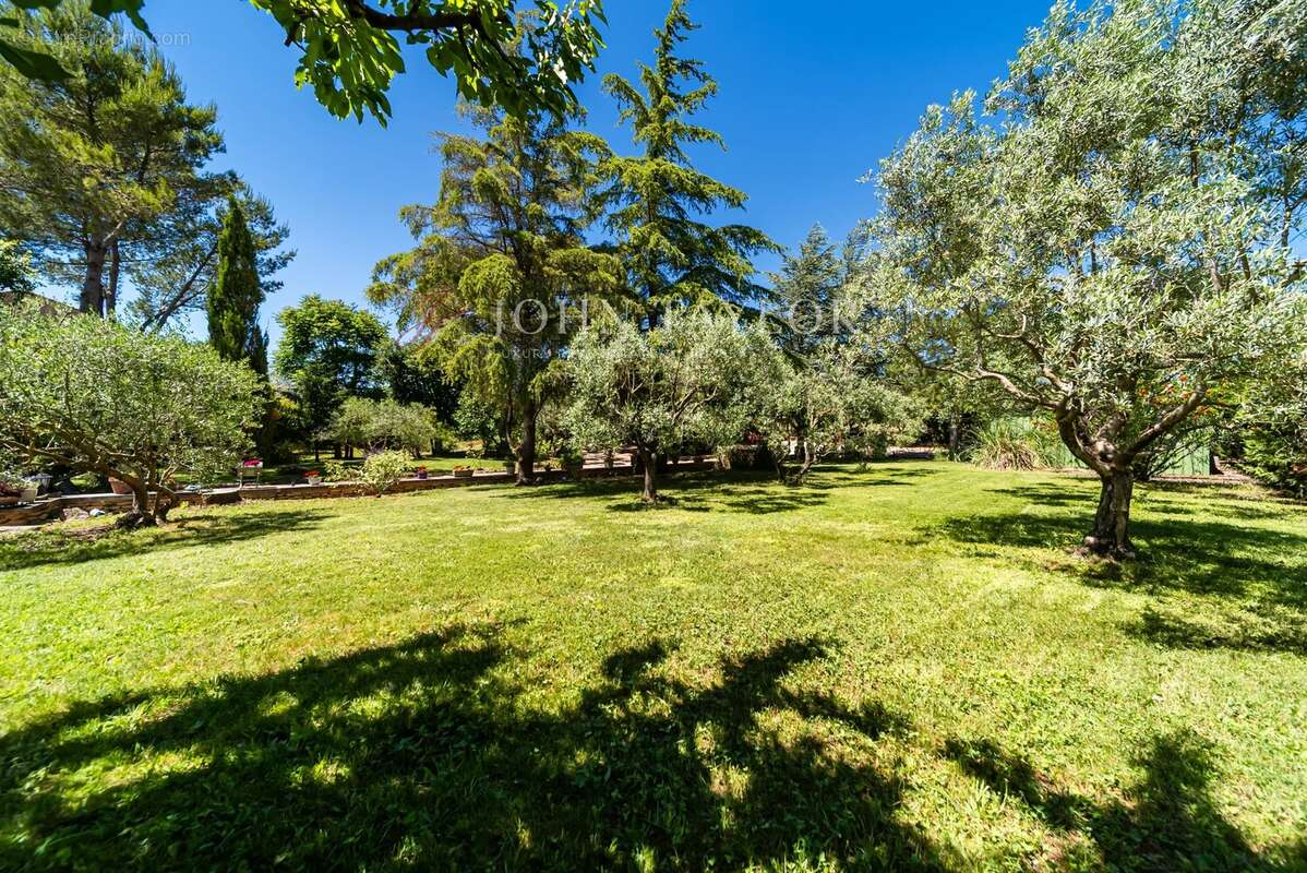 Maison à rénover avec vue sur le Luberon - GORDES - Potentiel exceptionnel - photo 16