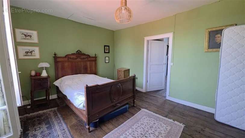 À vendre : maison de 2 chambres avec cour enchantée à Bellac (87) - photo 12