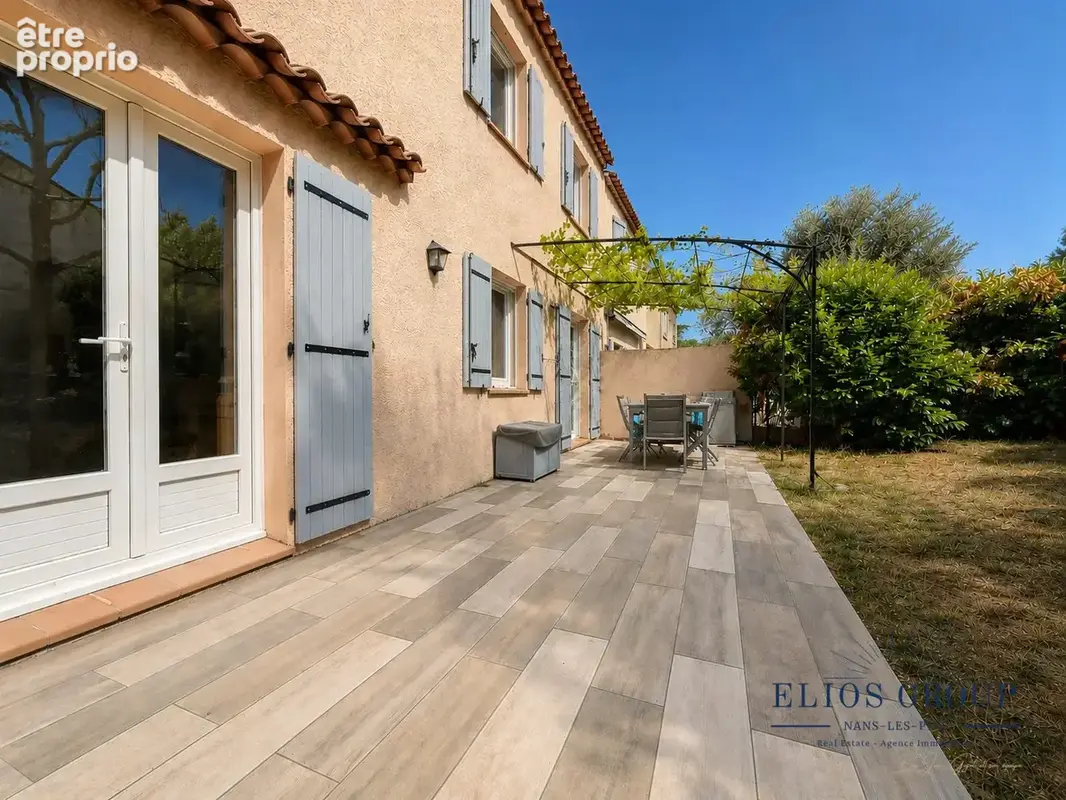 Maison 5 pièces 111 m² à vendre à Saint-Maximin-La-Sainte-Baume (83470) - photo 2