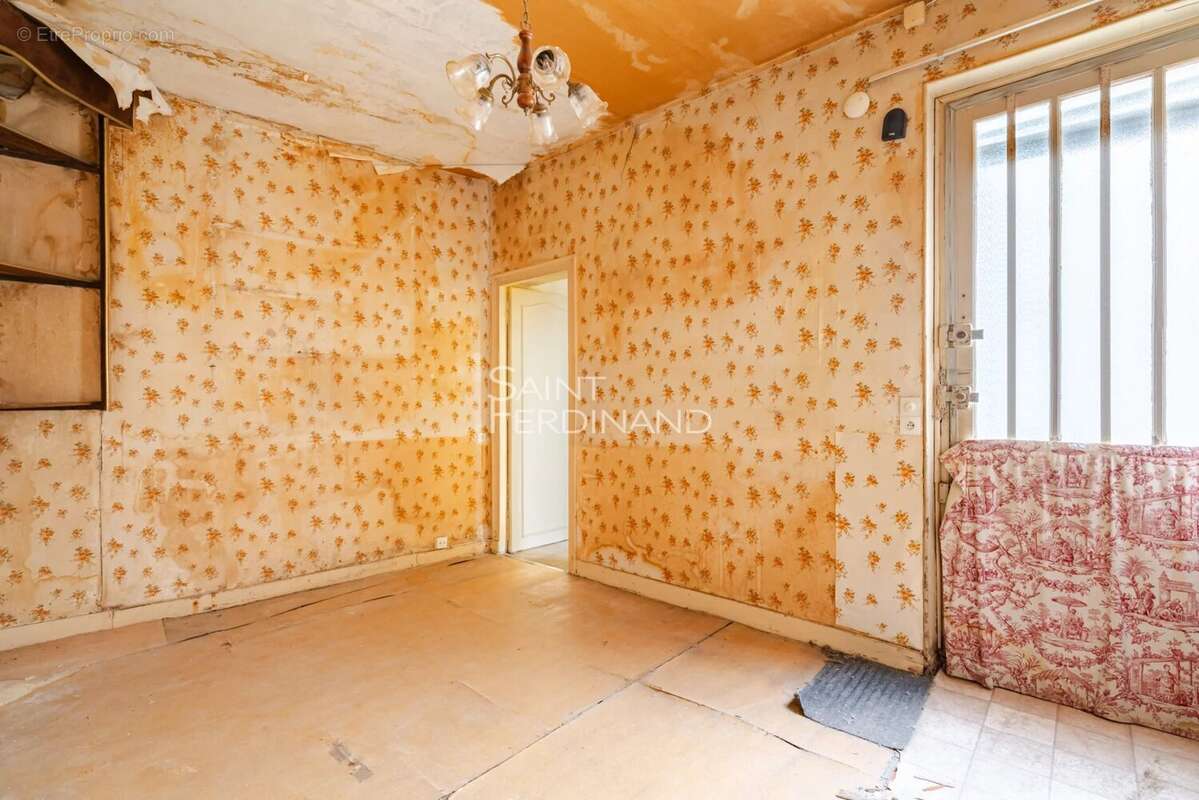 Paris 17ème Coeur des Batignolles. Idéal premier achat ou investissement locatif. 2 pièces 1 chambre. - photo 3