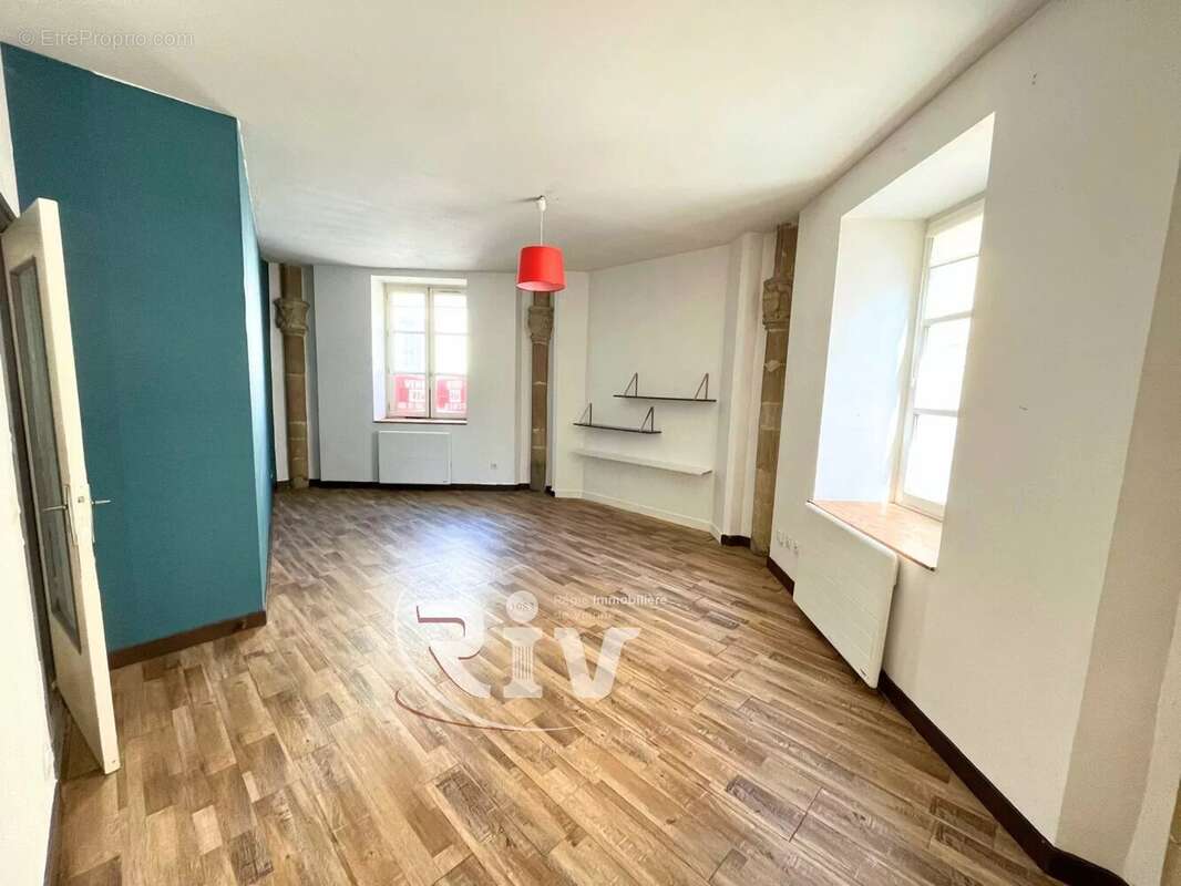 Appartement T5 97m² Centre ville - photo 2