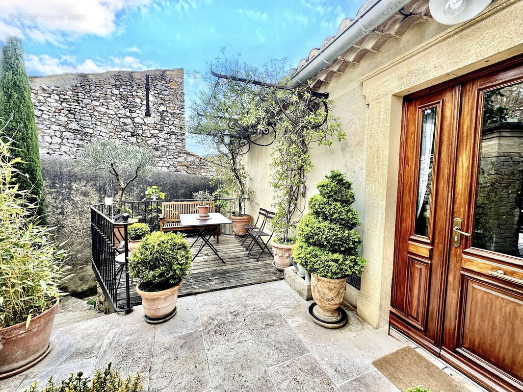 Maison à SAINT-VICTOR-LA-COSTE