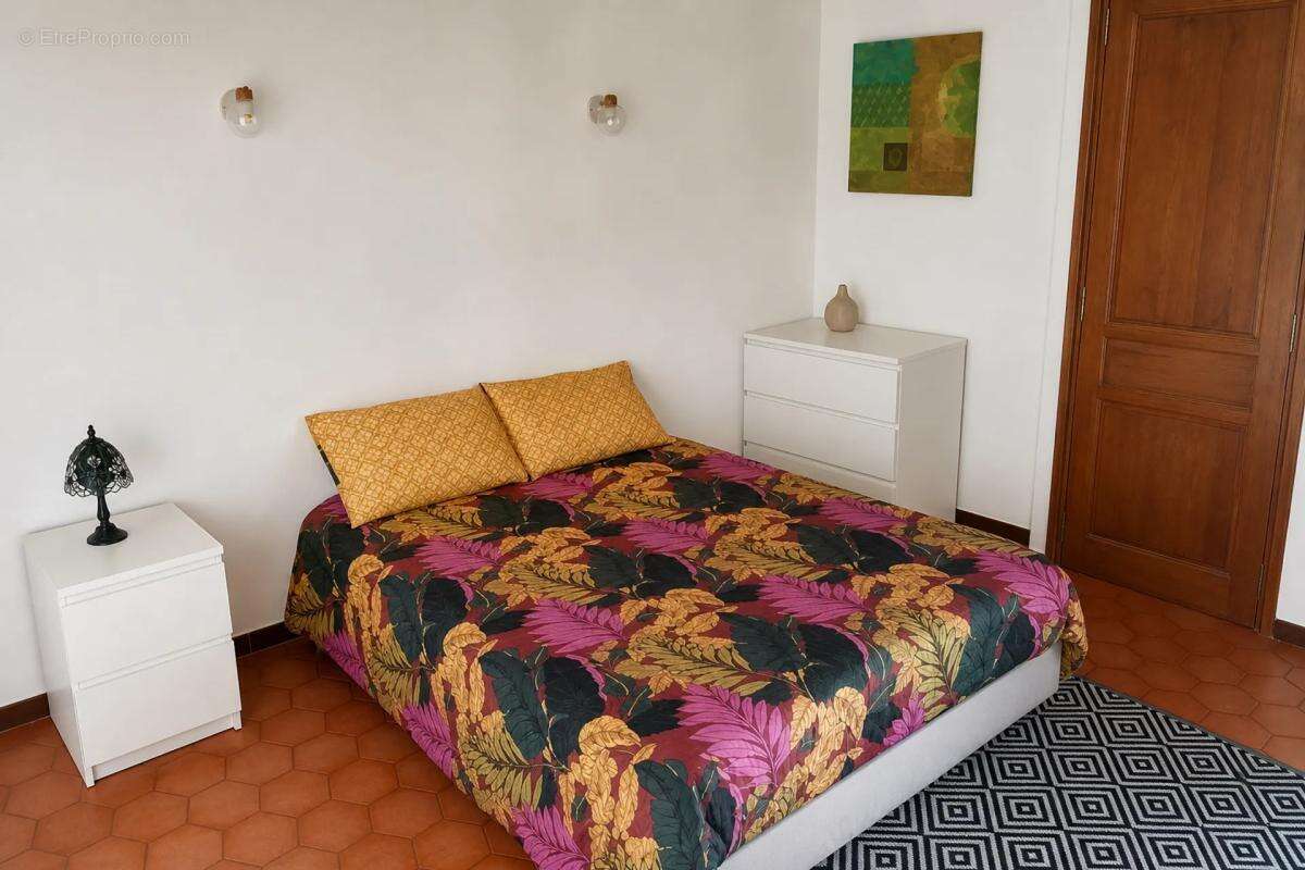 Élégante maison de plus de 200 m² à Axat rénovée avec extérieurs - photo 14