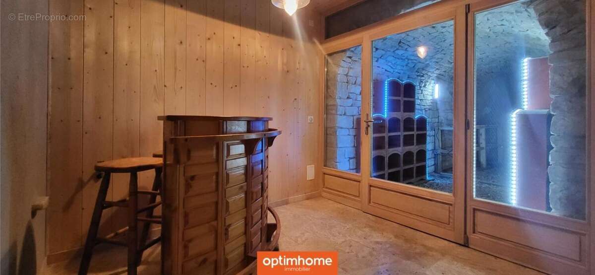 Une propriété d'exception sur les hauteurs offrant une vue imprenable - photo 24