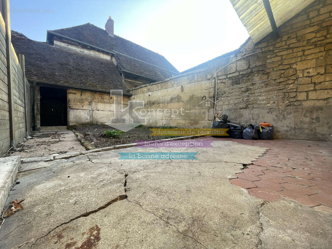 n°7 - Maison à MELLO