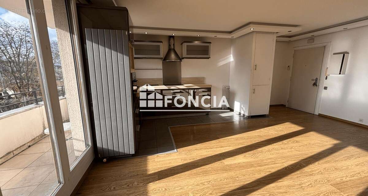 Appartement à SAINT-GRATIEN