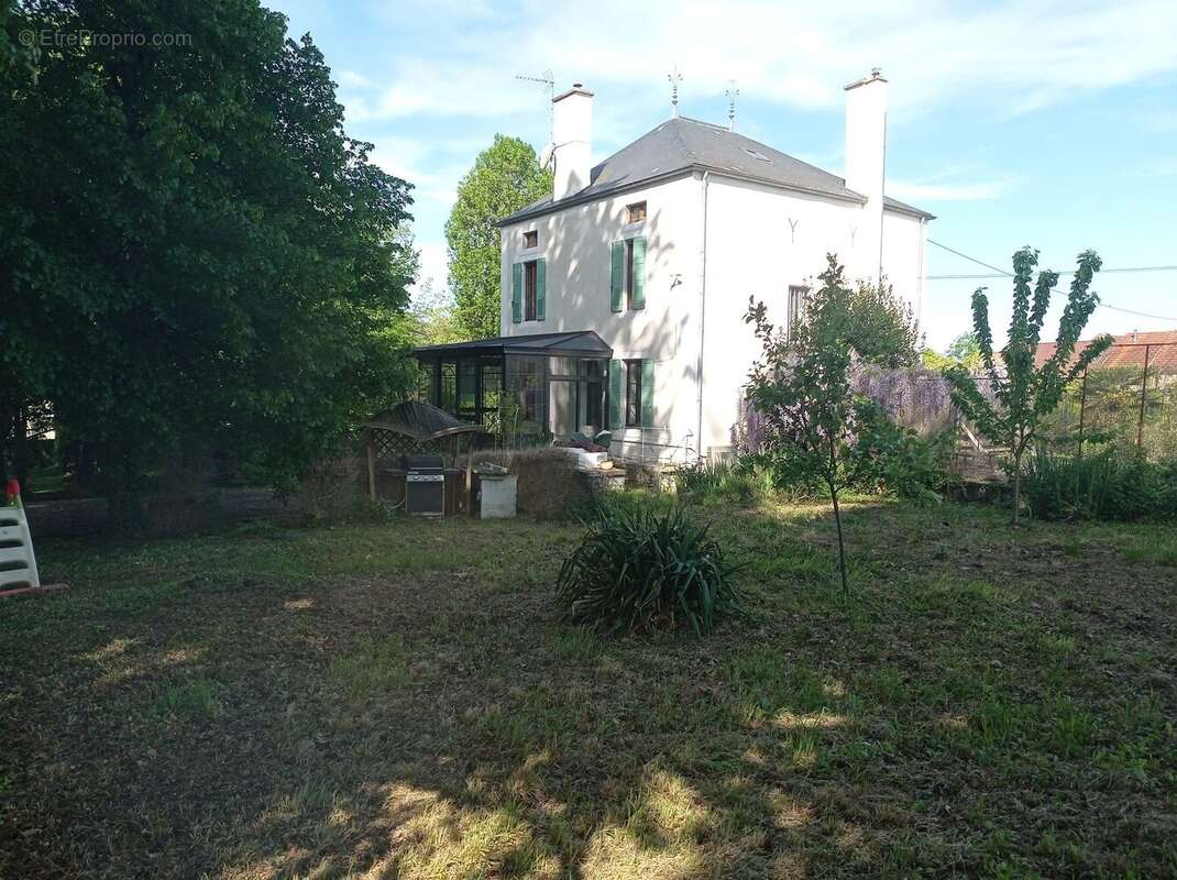 Maison à FAIN-LES-MONTBARD