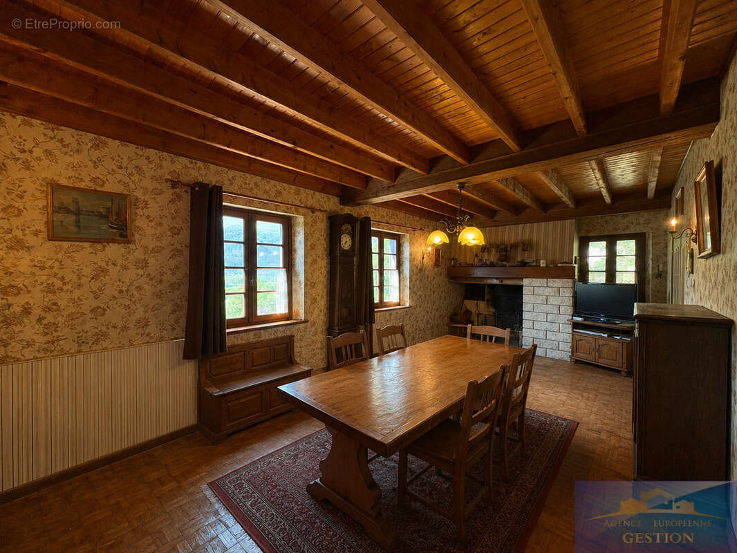 Maison à AUCUN