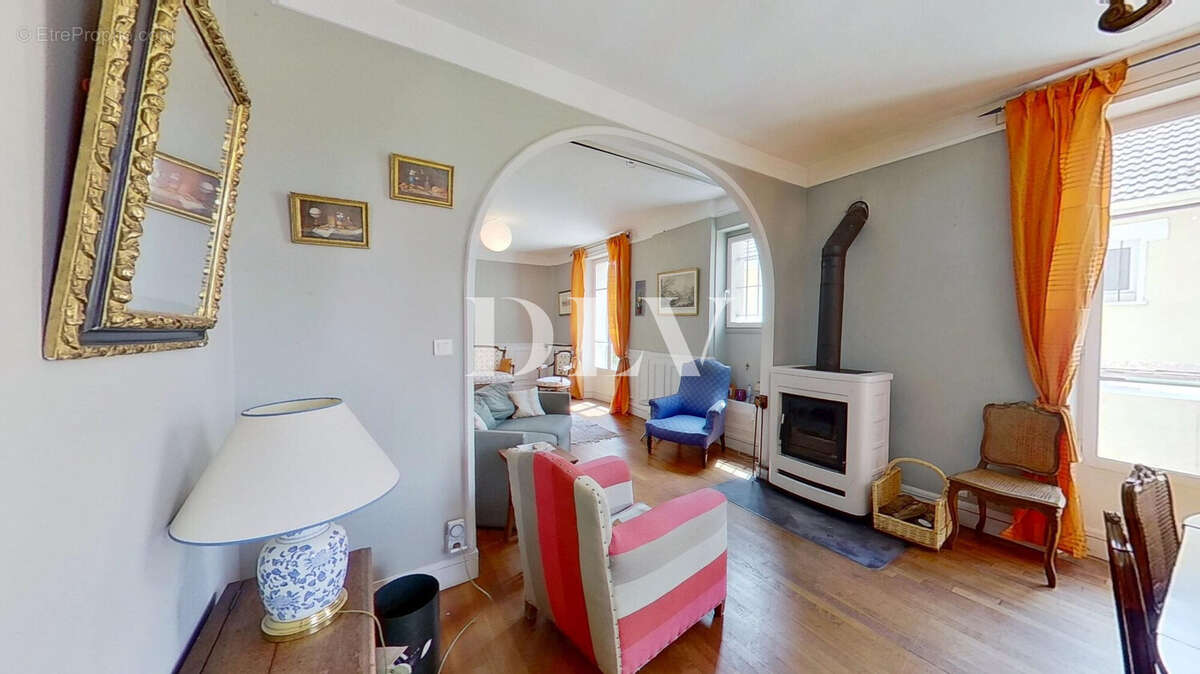 Maison à VULAINES-SUR-SEINE