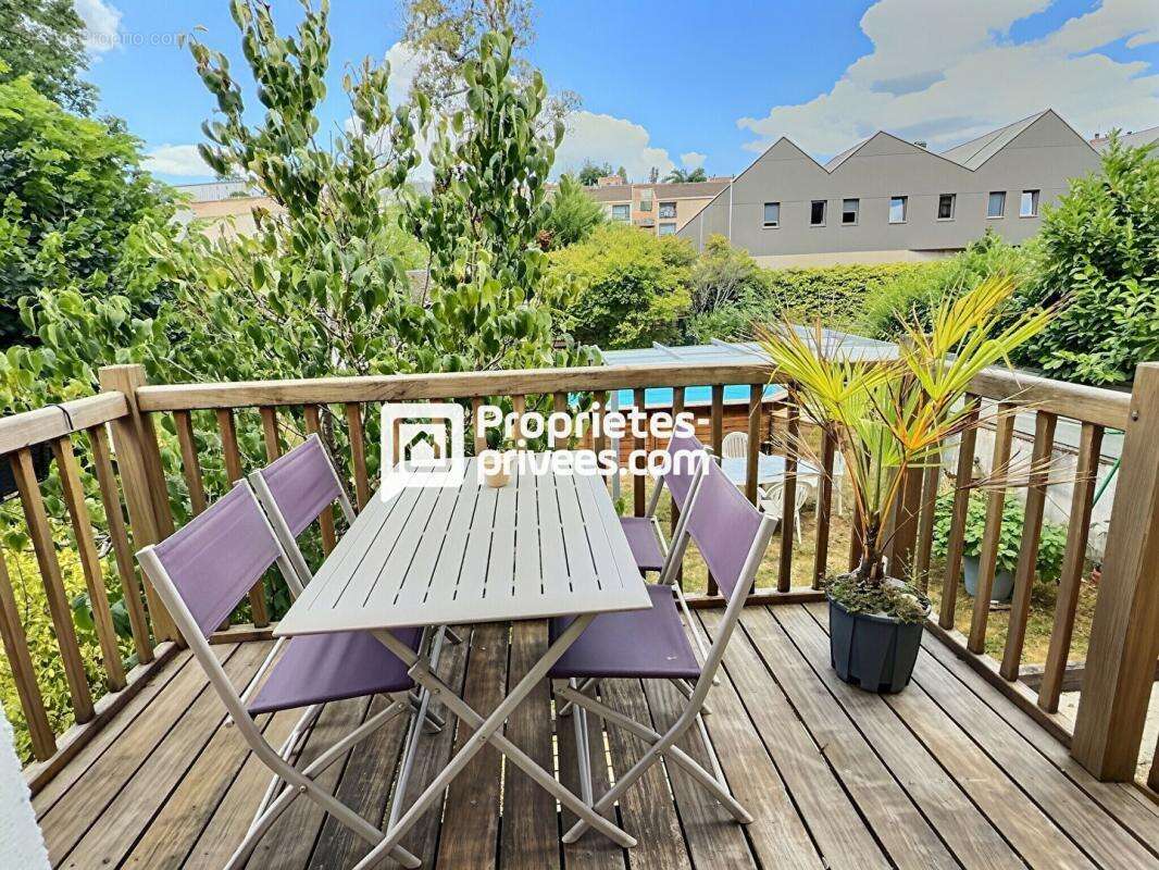 Maison T6 d'env. 161.5 m2 avec 5 ch. avec jardin et piscine sur PERIGUEUX (24000) - photo 5