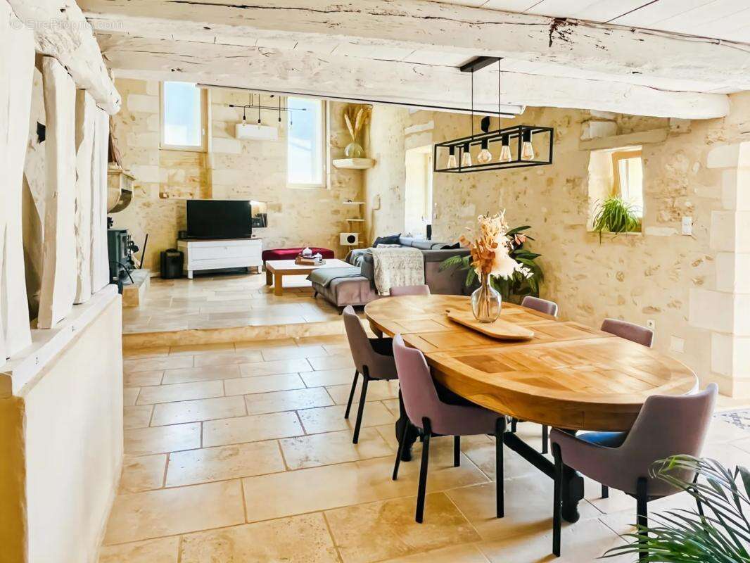 Maison à VILLEGOUGE