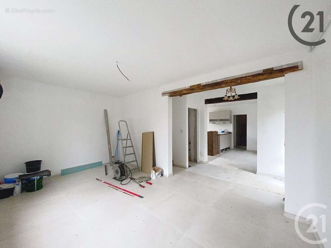 Maison à CHALAUTRE-LA-PETITE