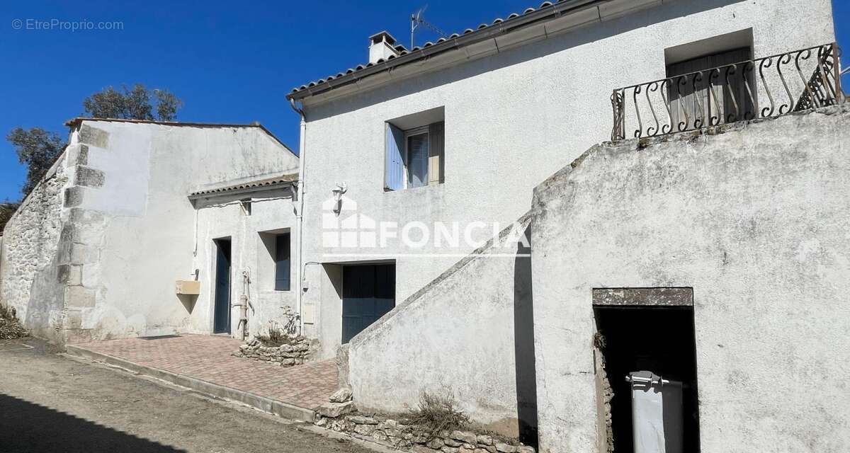 Maison de bourg en pierre rénovée 116 m² + grange + terrain – St Coutant-le-Grand - photo 8