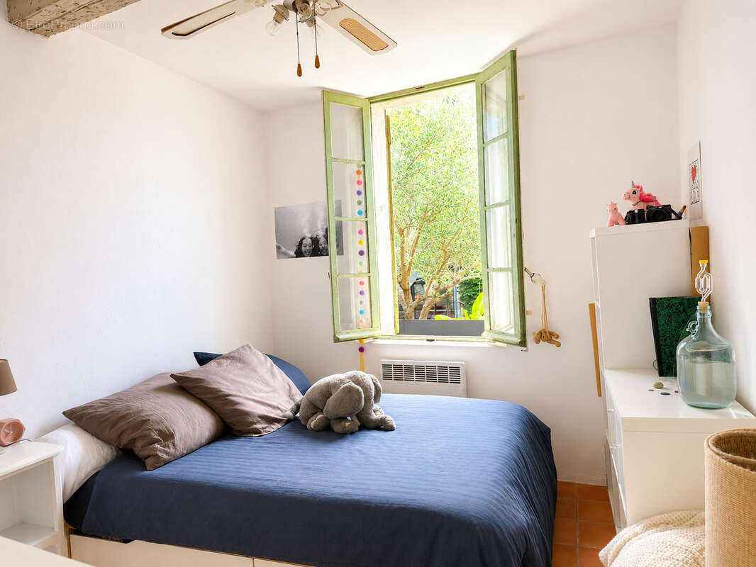 Appartement à SOLLIES-TOUCAS