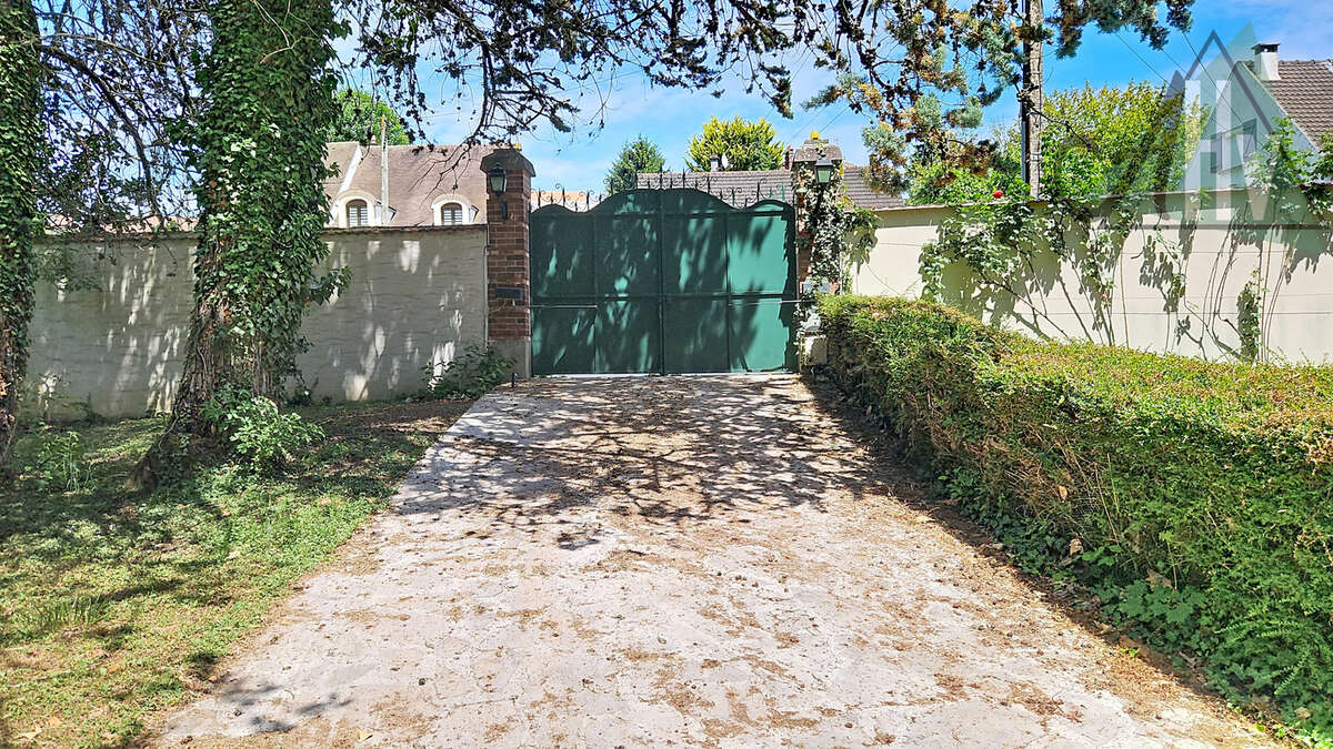 Maison à COUILLY-PONT-AUX-DAMES