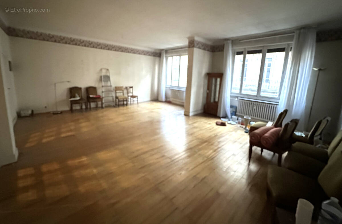 Appartement à SAINT-ETIENNE