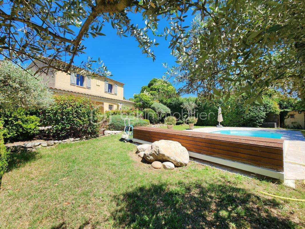 Villa 4 chambres avec piscine sur 2200m² env de terrain - photo 6