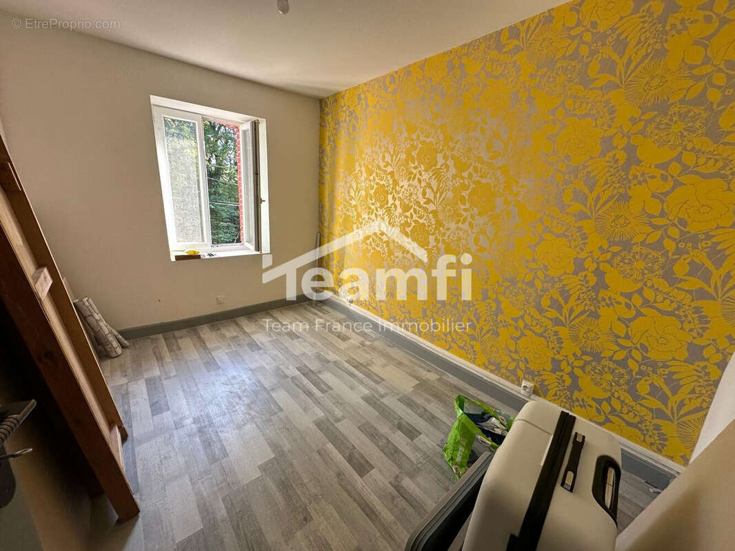 Maison à AUGEROLLES