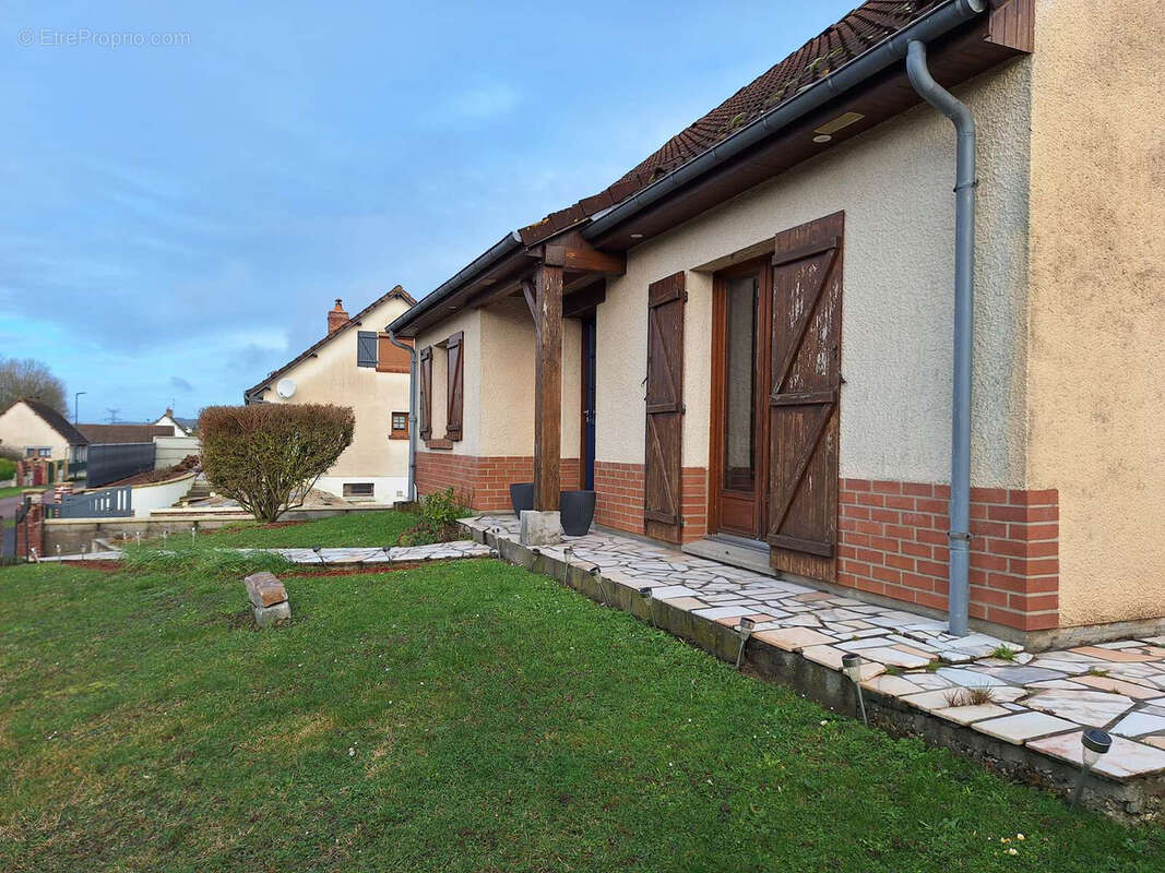 Maison à BOUVAINCOURT-SUR-BRESLE