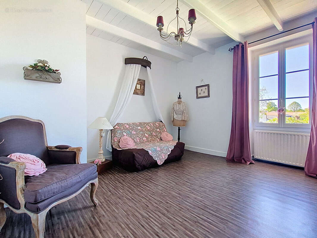 Maison Courçon 8 pièces 277.78 m² - photo 19