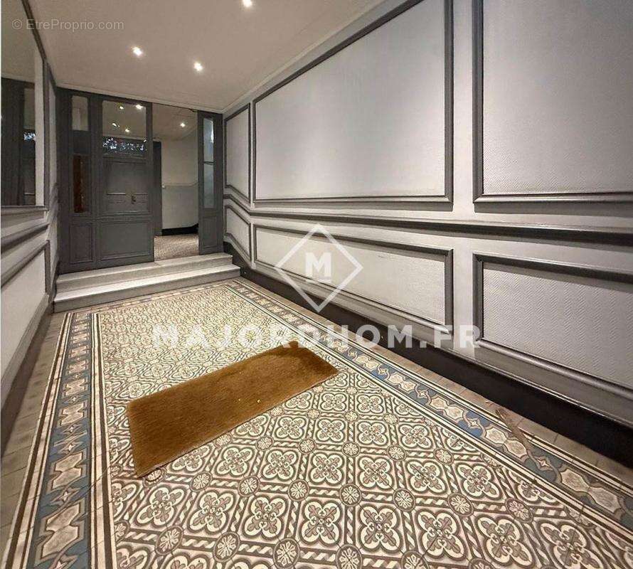 Appartement à MARSEILLE-6E