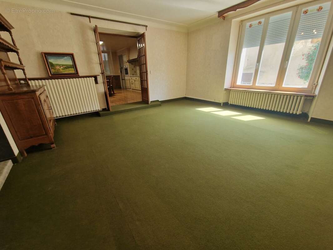 Ensemble immobilier ( maison t6 + grandes dependances ) à vendre 5 pièces (sh. 251 m2) proche contrexeville (88) sur terrain de  - photo 19
