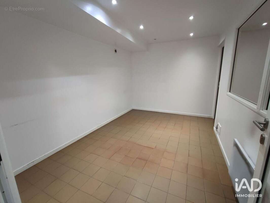 Photo 9 - Commerce à TRIEL-SUR-SEINE