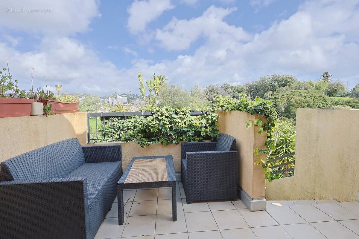 Appartement à VALLAURIS