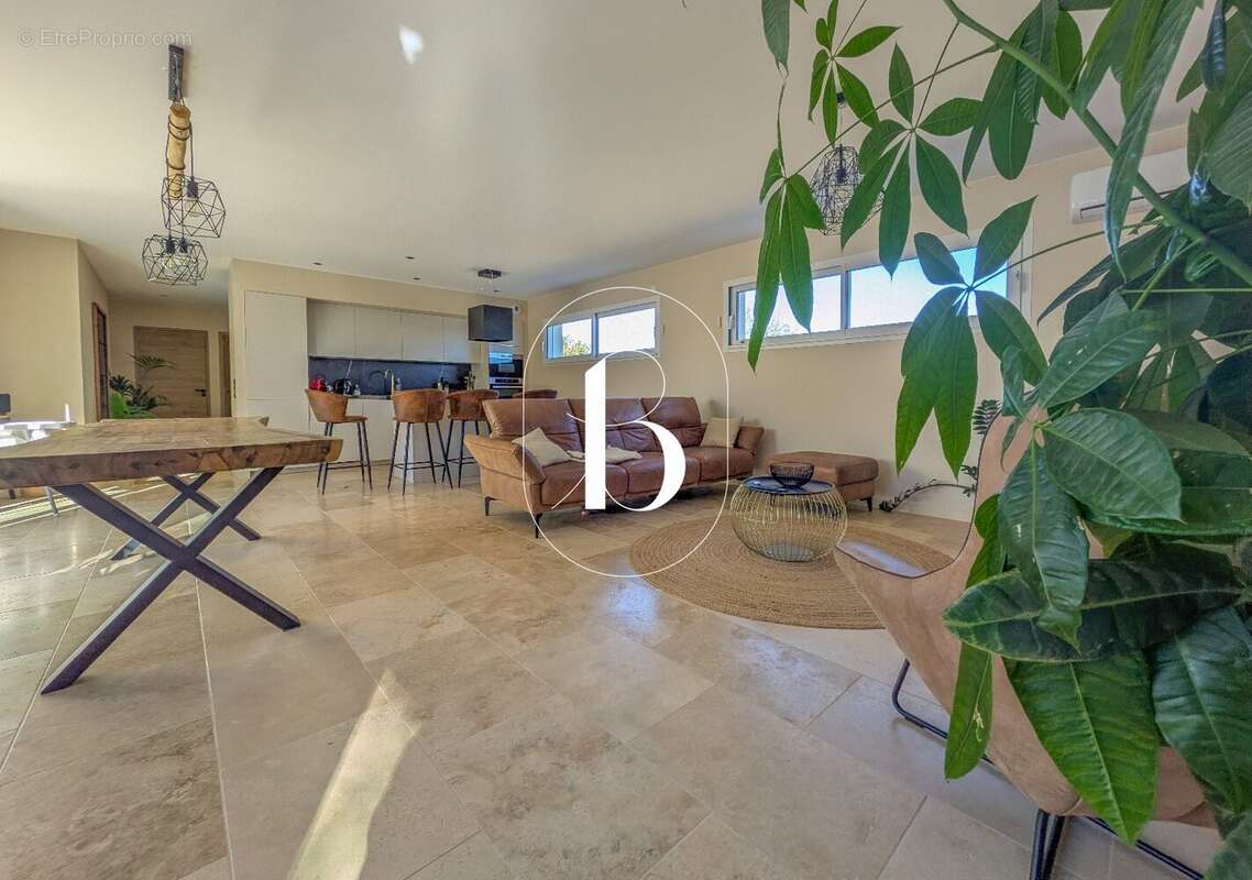 Maison à SAINT-PRIVAT-DE-CHAMPCLOS