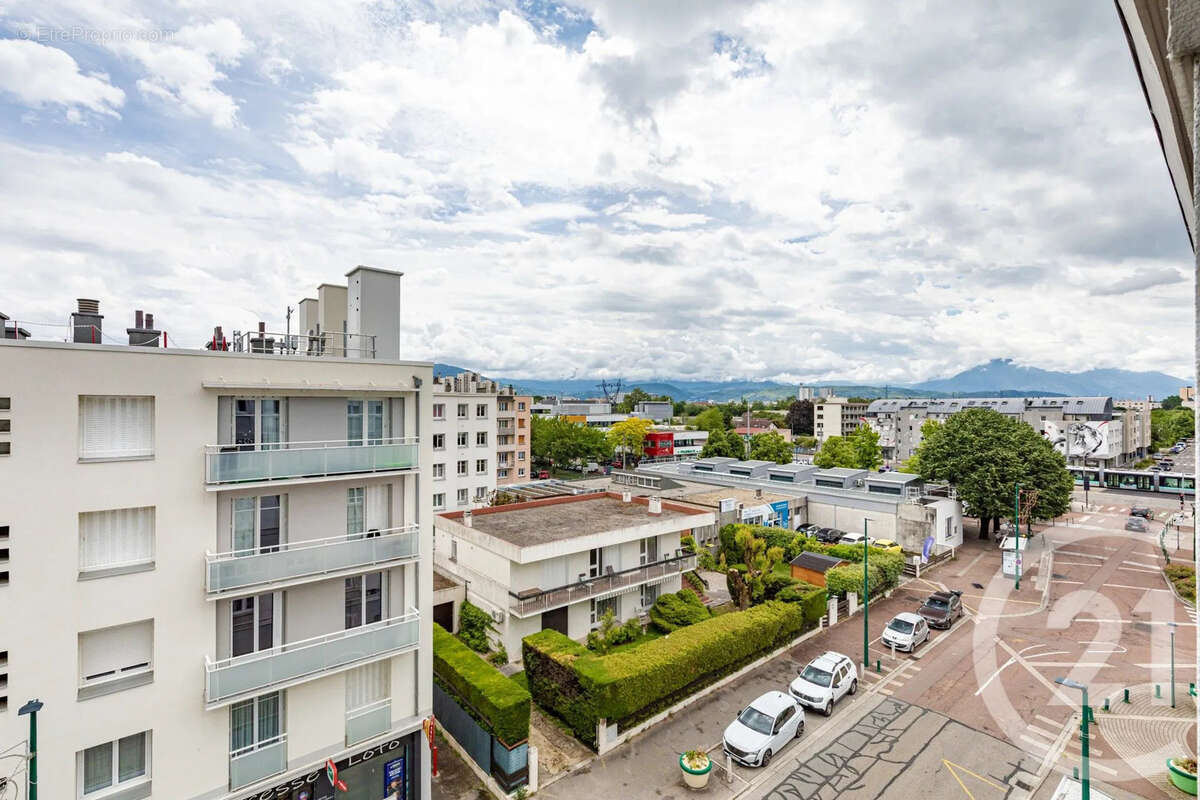 Appartement à SEYSSINET-PARISET