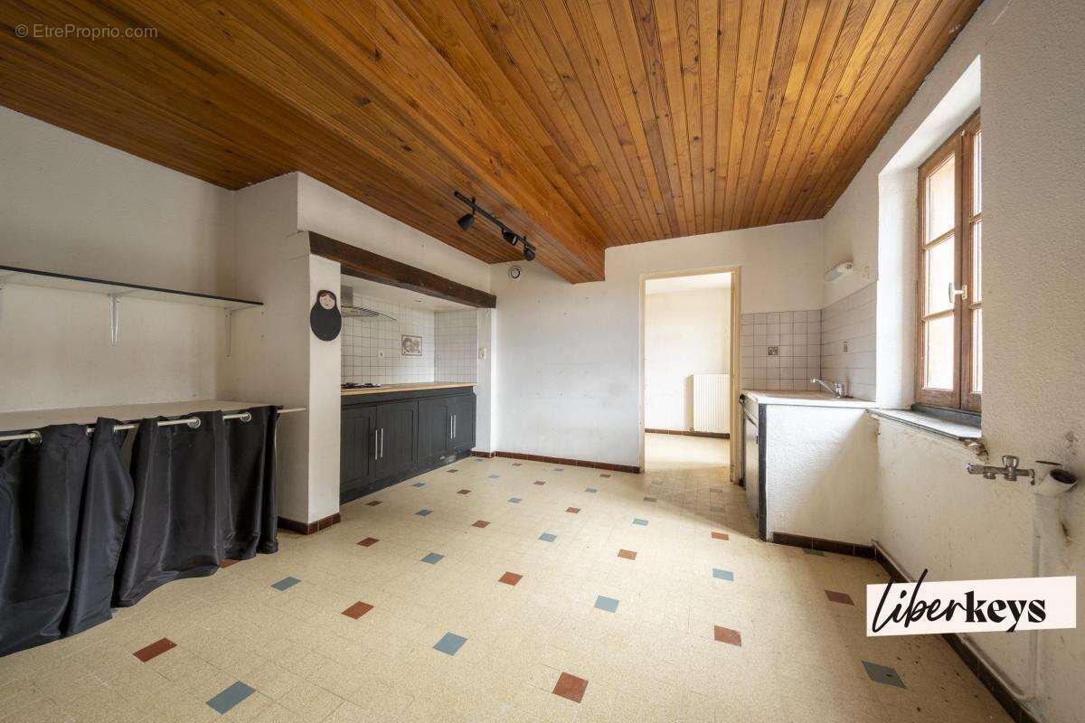 Maison à POUCHARRAMET