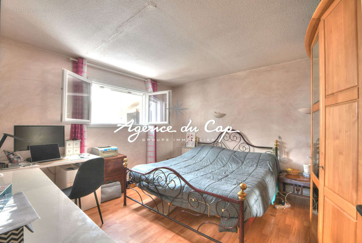 Maison à ROQUEBRUNE-SUR-ARGENS