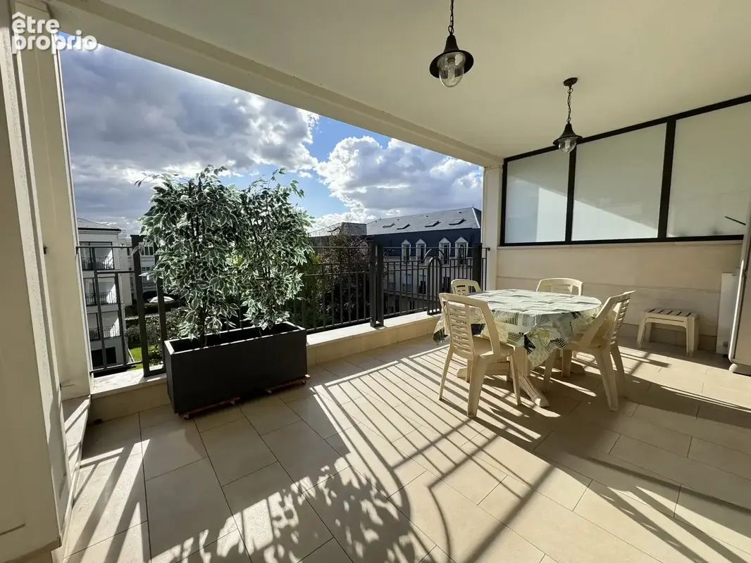Appartement à SAINT-MAUR-DES-FOSSES