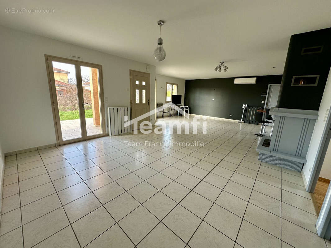 Maison à PUY-GUILLAUME