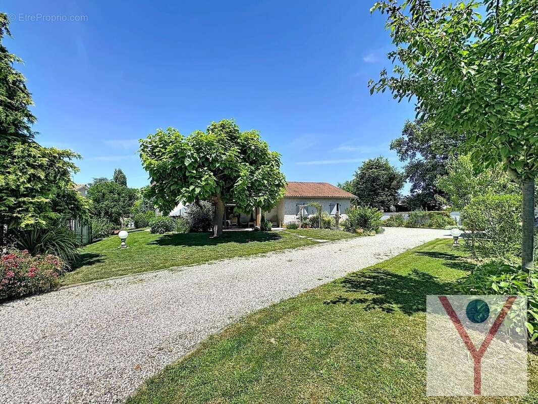 Maison à VILLARS-LES-DOMBES