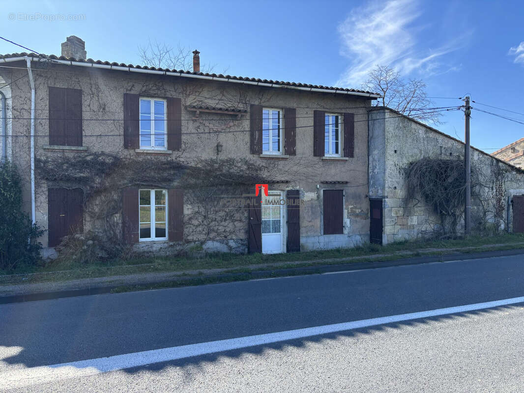 Maison à PUGNAC